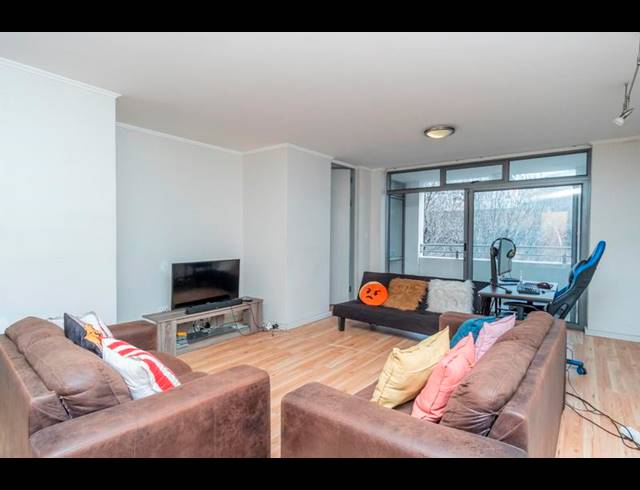 2 BEDROOM PROPERTY TO RENT IN CLAREMONT